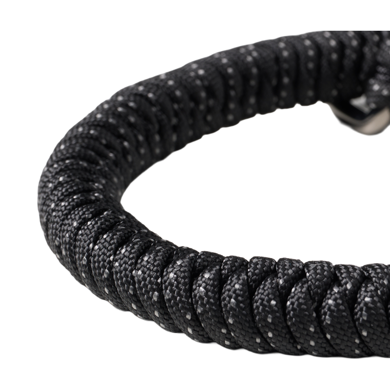 SmallRig braided wrist strap in black, close-up of the braided cord
